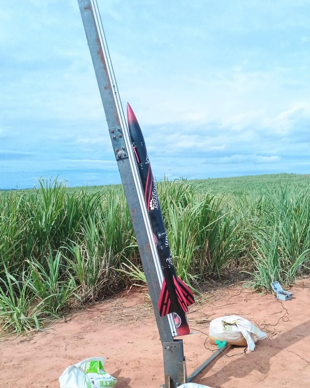 Foguete Delta V na rampa de lançamento